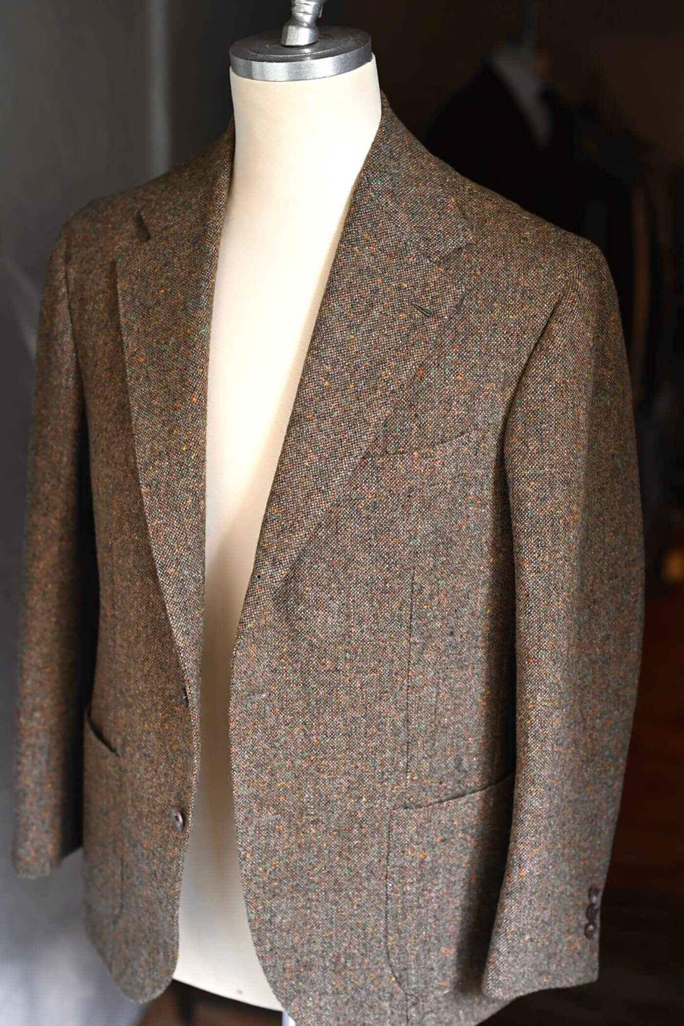 デッドストックの"ドニゴールツイード"と"カバートクロス"でオーダーを頂戴したジャケット