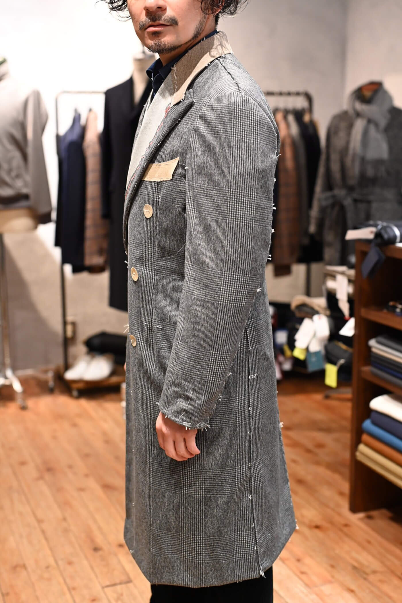 チェスターコートの仮縫いの試着2