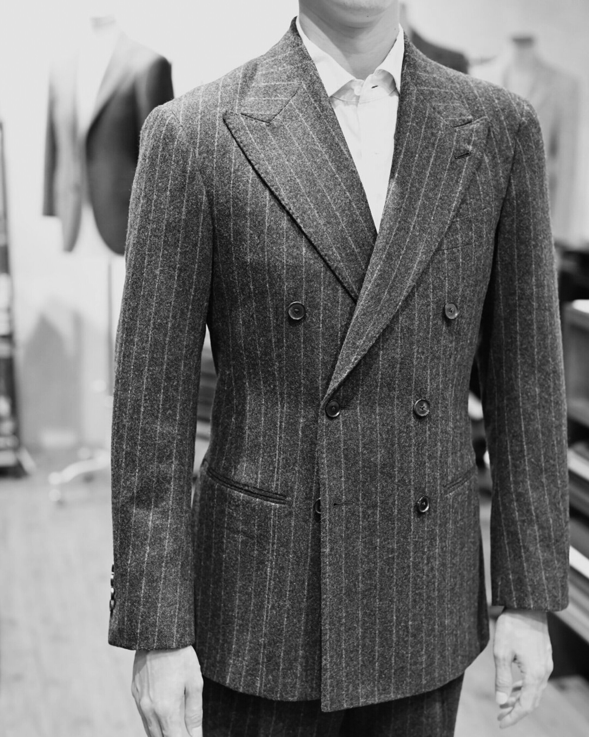 フランネルの定番"FOX BROTHERSのCLASSIC FLANNEL"で仕立てるダブルブレストスーツ