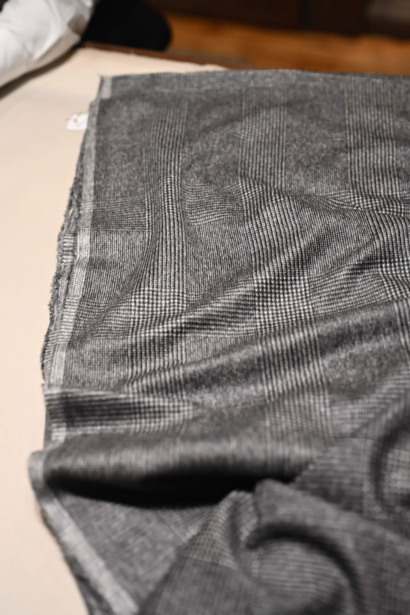 ロロピアーナ グレンチェック カシミヤコートの生地