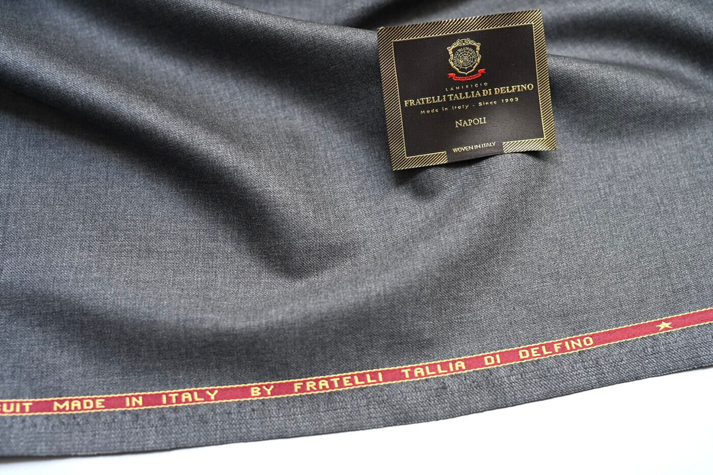 ⑤ TALLIA DI DELFINO (タリア ディ デルフィノ)　ライトグレー無地